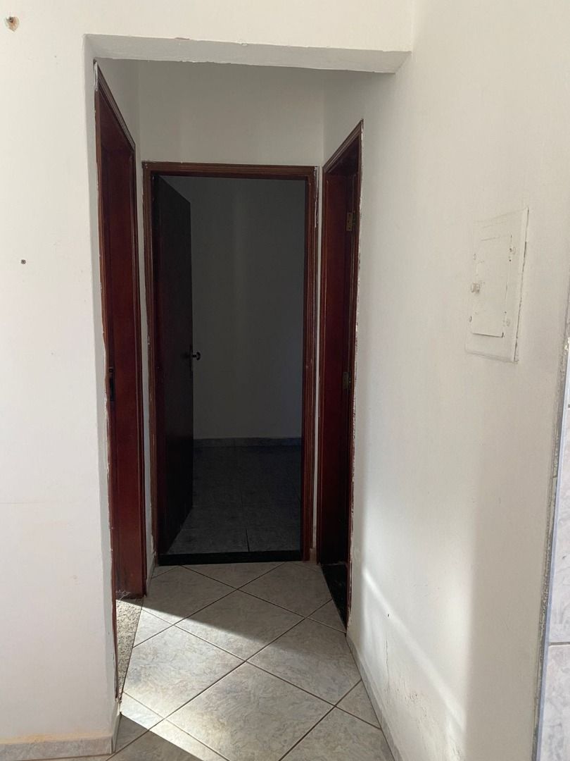 Casa à venda com 2 quartos, 300m² - Foto 25