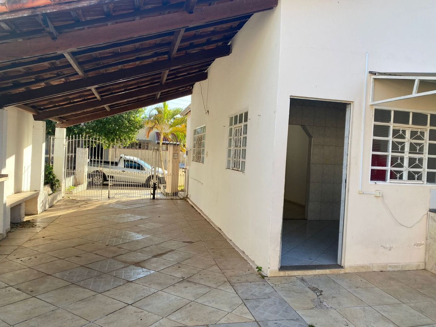 Casa à venda com 2 quartos, 300m² - Foto 3