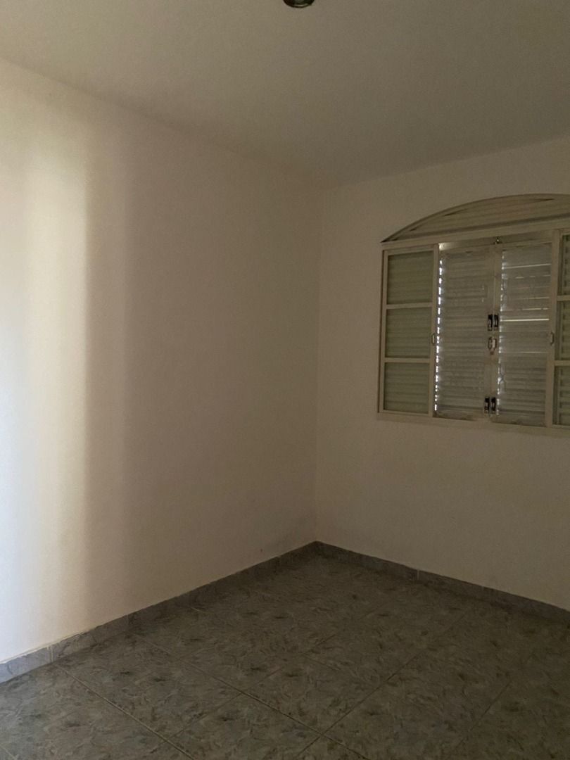 Casa à venda com 2 quartos, 300m² - Foto 9