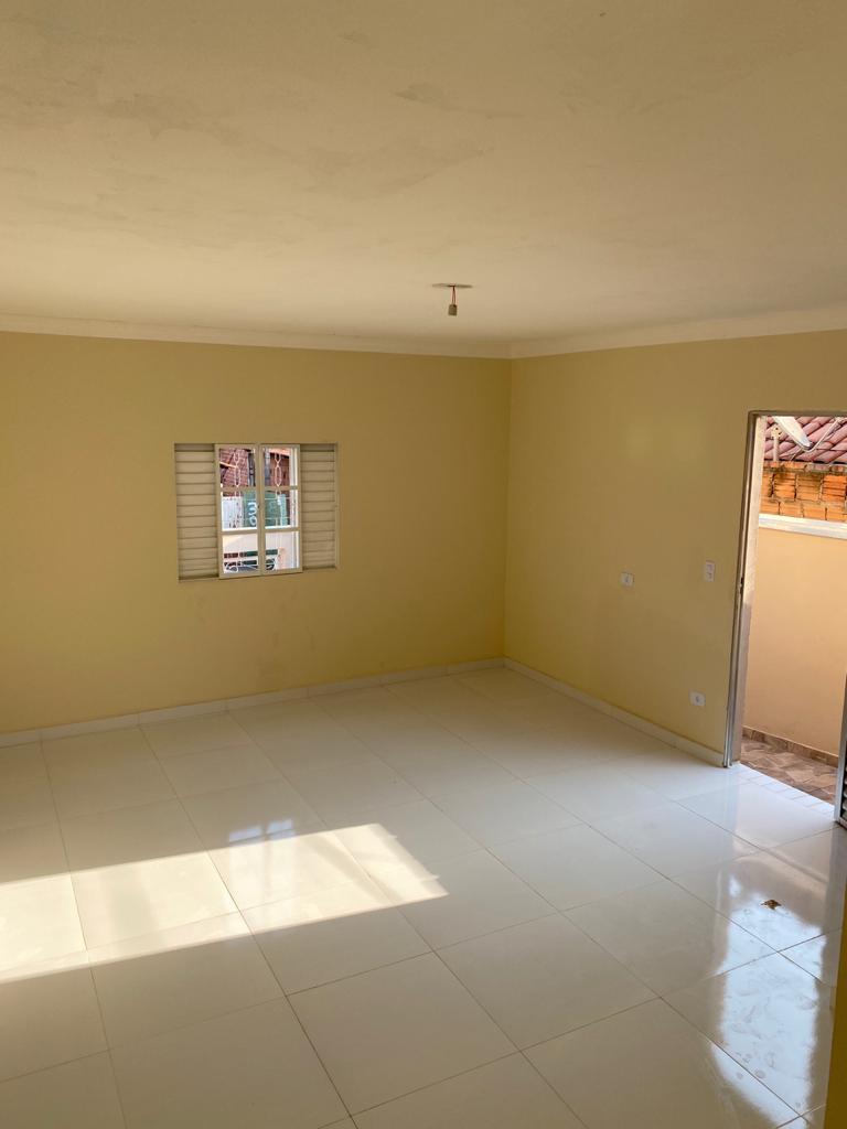 Casa à venda com 3 quartos, 100m² - Foto 4