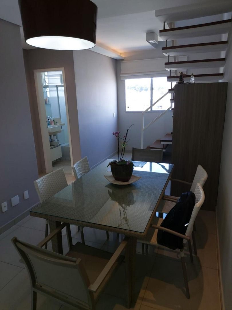 Apartamento à venda com 3 quartos, 110m² - Foto 2