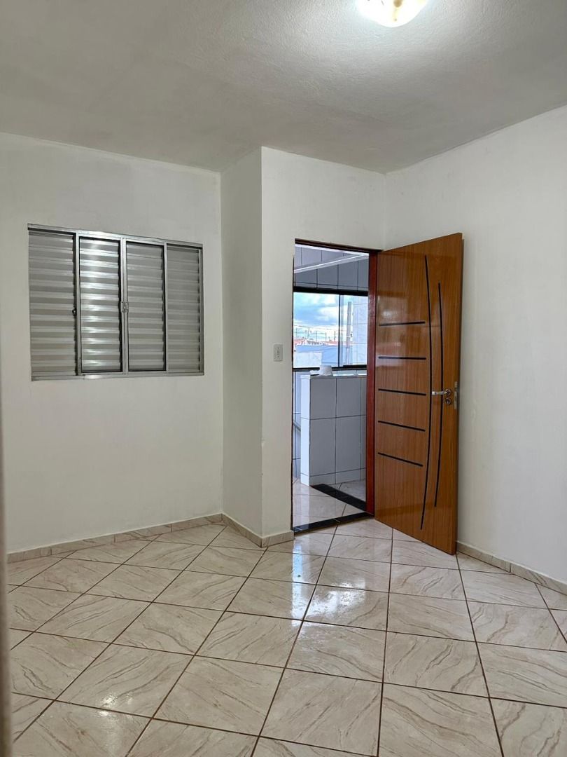 Casa à venda com 3 quartos, 250m² - Foto 3