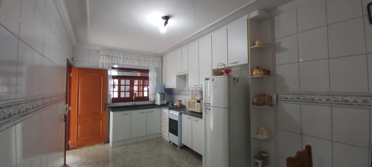 Casa à venda com 2 quartos, 220m² - Foto 23