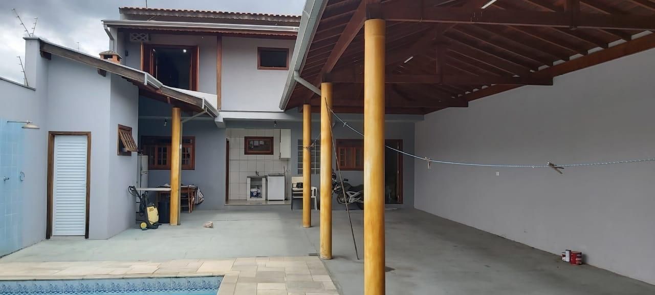 Casa à venda com 2 quartos, 220m² - Foto 8