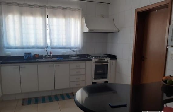 Apartamento à venda com 3 quartos, 138m² - Foto 4