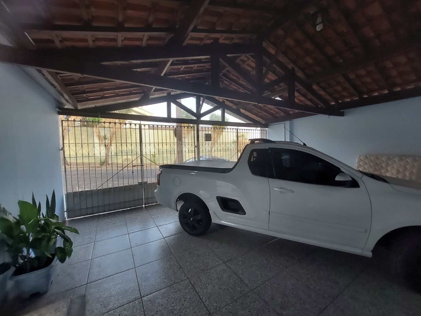 Casa à venda com 3 quartos, 96m² - Foto 1