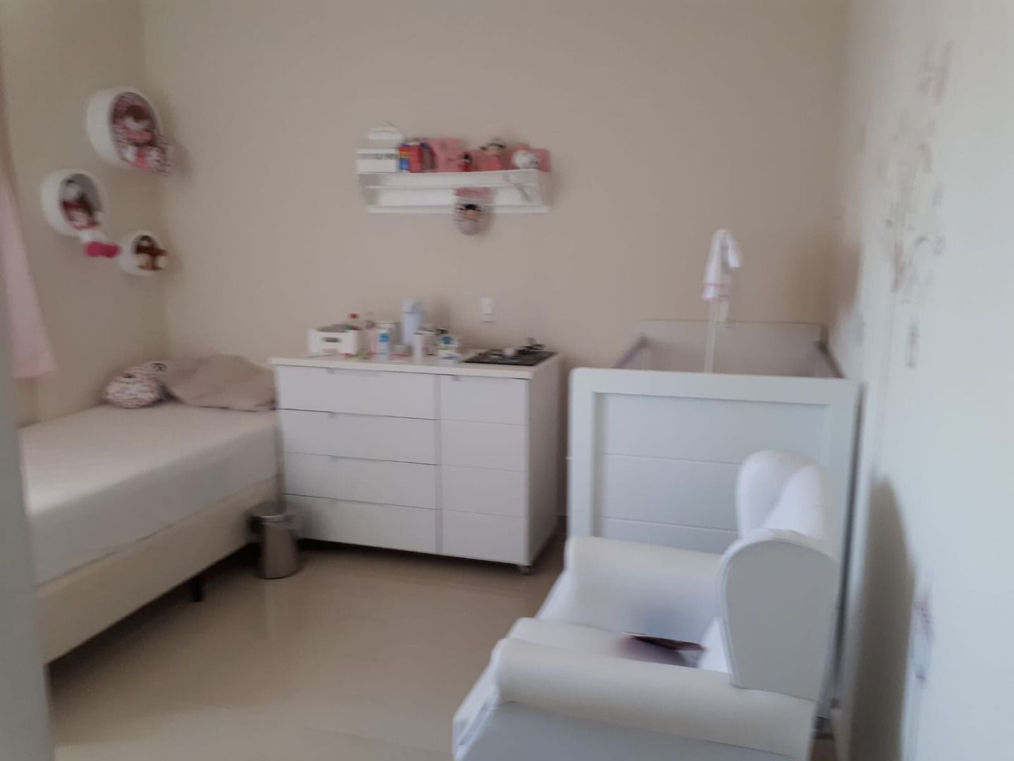 Apartamento à venda com 3 quartos, 140m² - Foto 2