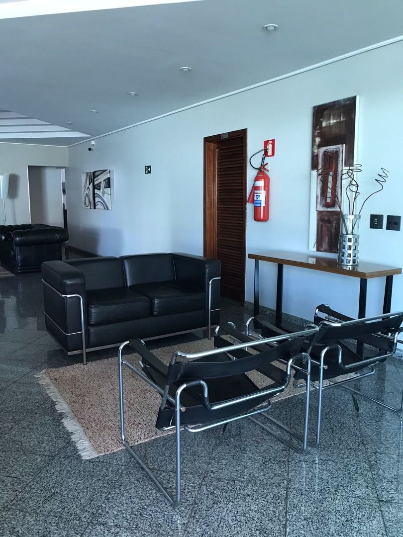 Apartamento à venda com 3 quartos, 106m² - Foto 2