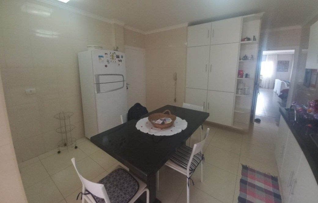 Apartamento à venda com 3 quartos, 156m² - Foto 13