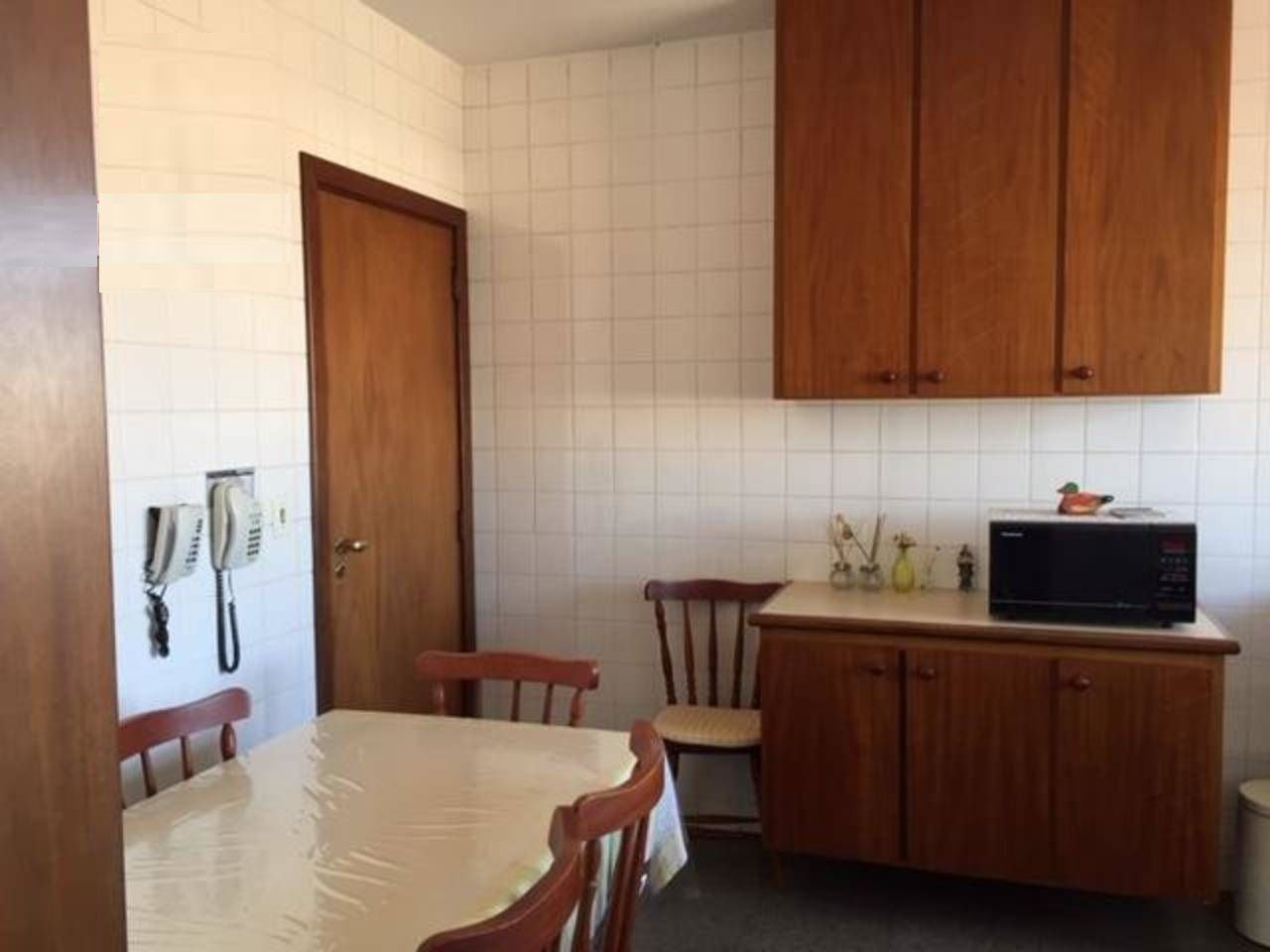 Apartamento à venda com 3 quartos, 145m² - Foto 2