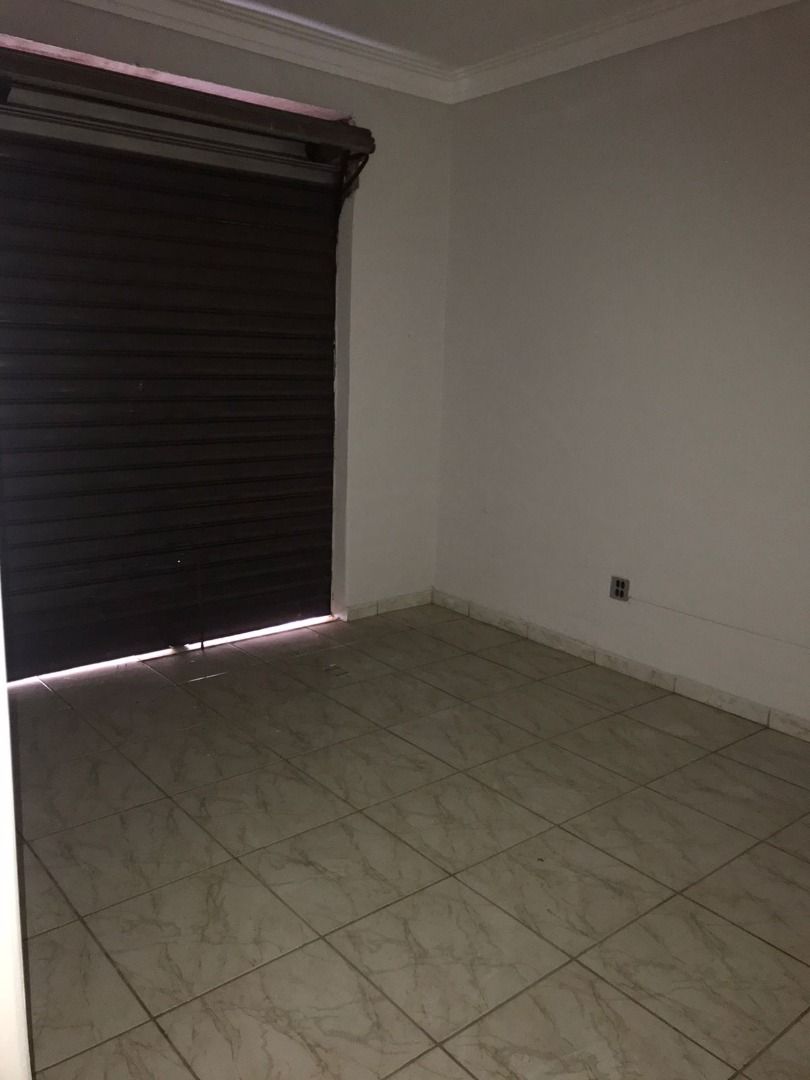 Casa para alugar com 3 quartos, 180m² - Foto 15