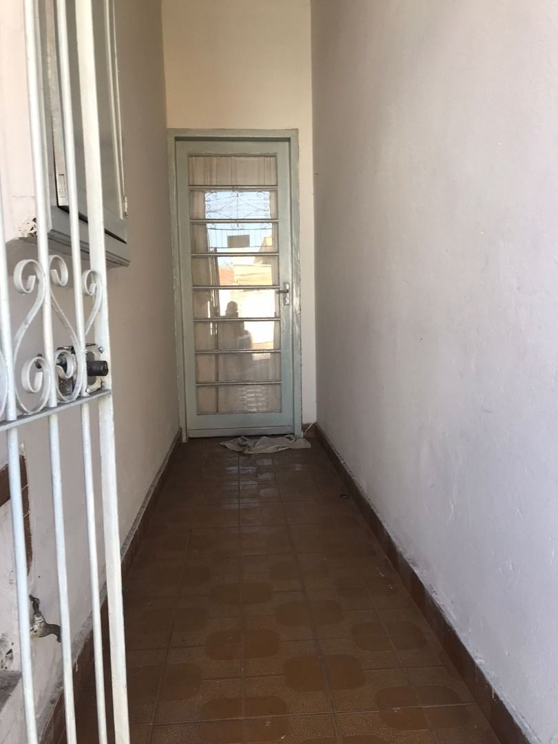 Casa para alugar com 3 quartos, 180m² - Foto 2