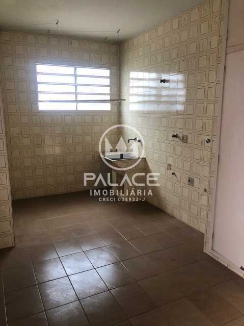 Casa para alugar com 3 quartos, 328m² - Foto 12