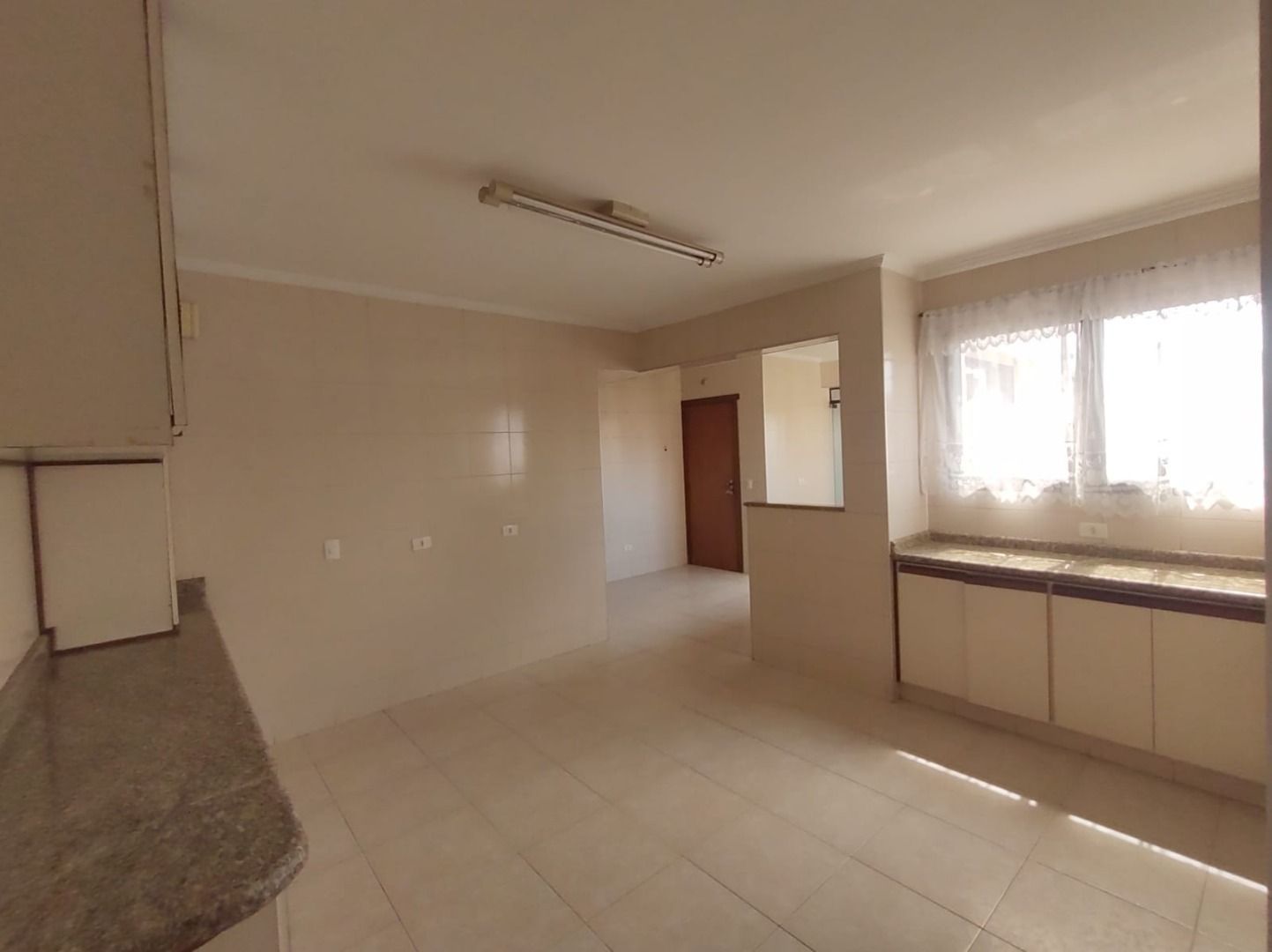 Apartamento à venda com 3 quartos, 151m² - Foto 6