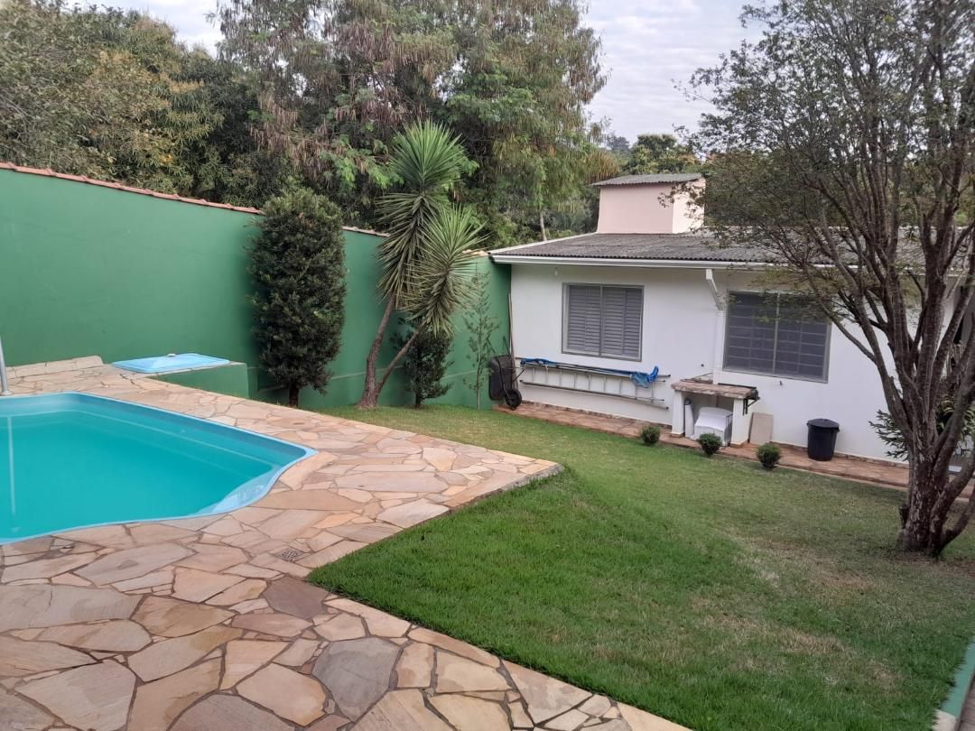 Casa à venda com 3 quartos, 205m² - Foto 2