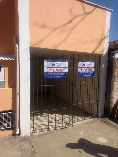 Casa à venda com 1 quarto, 150m² - Foto 2