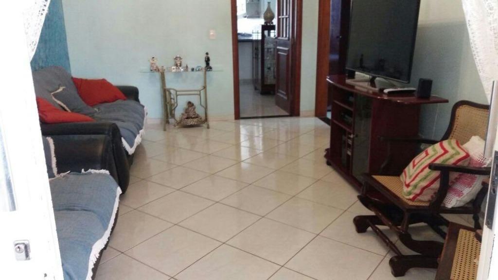 Casa à venda com 3 quartos, 200m² - Foto 3