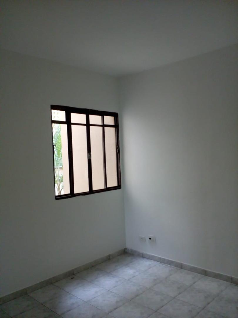 Apartamento à venda com 2 quartos, 64m² - Foto 3