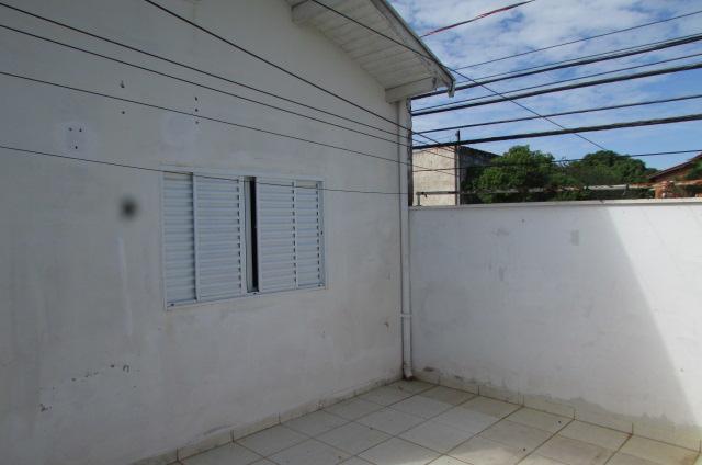 Casa à venda com 2 quartos, 70m² - Foto 9