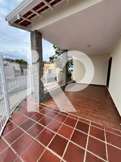 Casa à venda com 3 quartos, 150m² - Foto 1