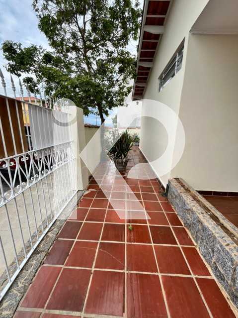 Casa à venda com 3 quartos, 150m² - Foto 2