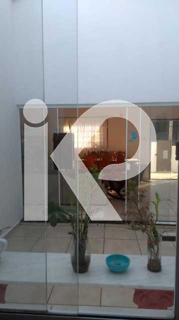 Casa à venda com 4 quartos, 252m² - Foto 4