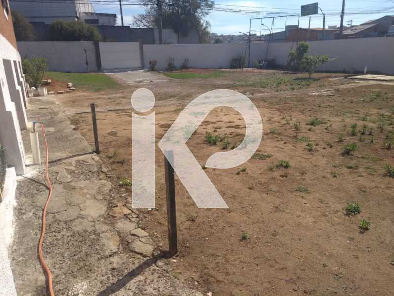 Casa à venda com 4 quartos, 252m² - Foto 14