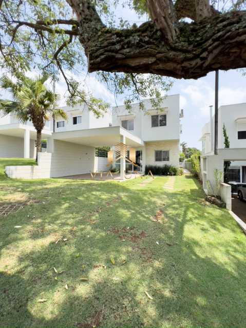 Casa de Condomínio à venda com 3 quartos, 167m² - Foto 2