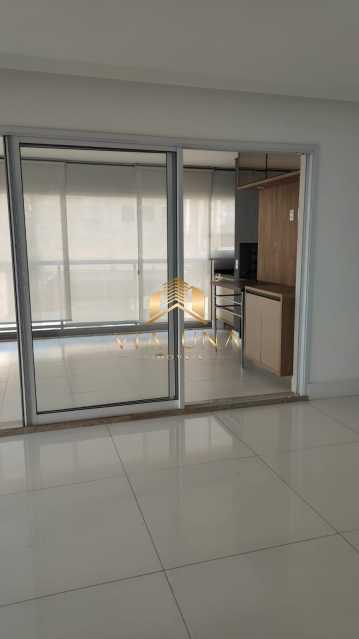 Apartamento à venda com 3 quartos, 122m² - Foto 2