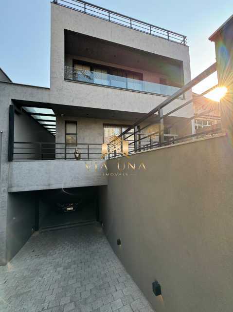 Casa de Vila à venda com 4 quartos, 426m² - Foto 2