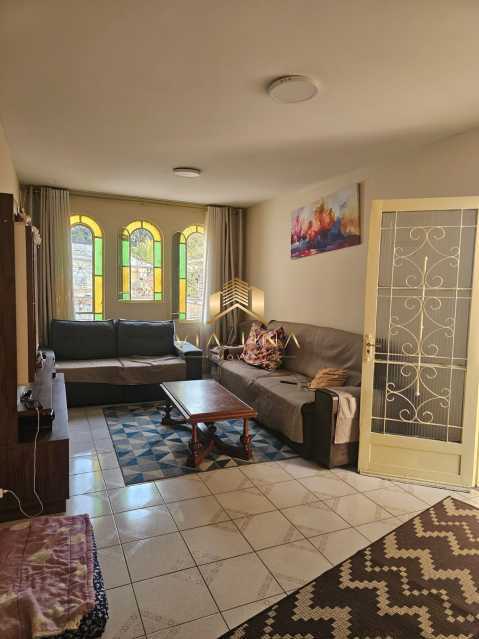 Casa à venda com 3 quartos, 150m² - Foto 3