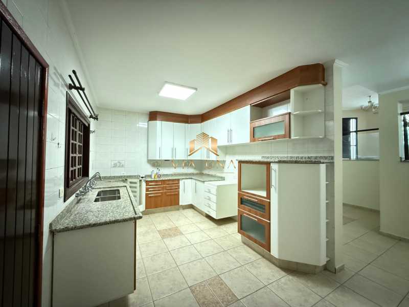 Casa, 4 quartos, 325 m² - Foto 1