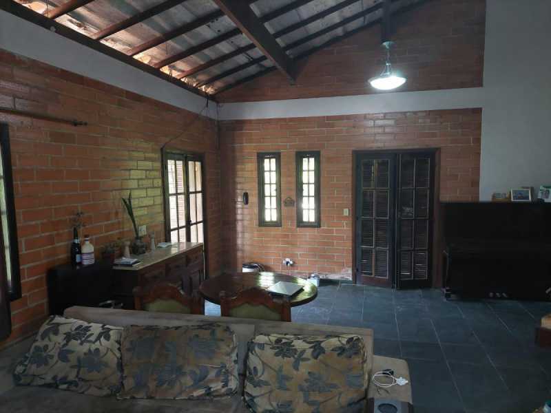 Casa de Condomínio à venda com 3 quartos, 200m² - Foto 1