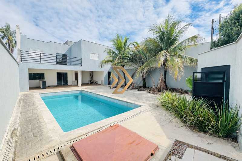 Casa, 3 quartos, 210 m² - Foto 1