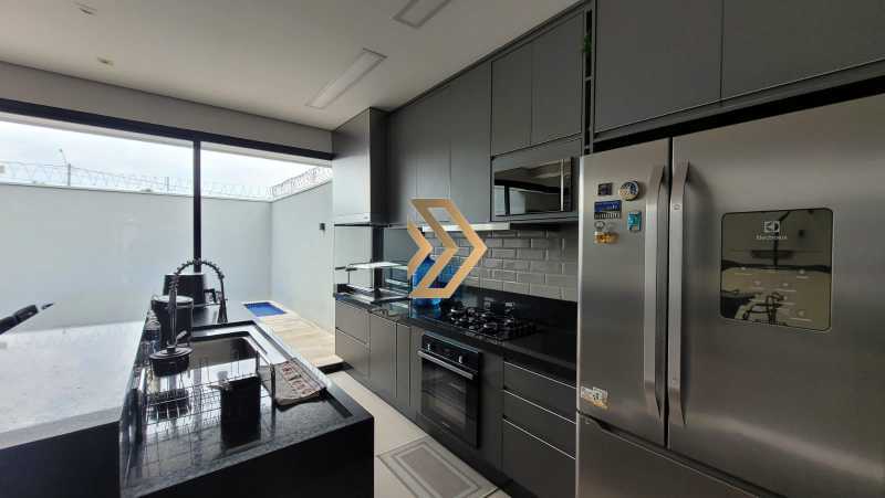 Casa, 3 quartos, 226 m² - Foto 3