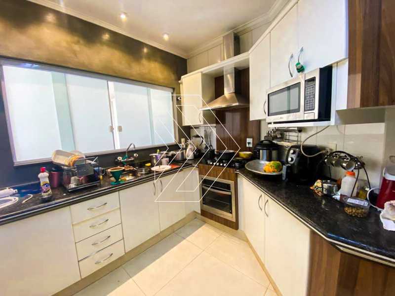 Casa à venda com 3 quartos, 287m² - Foto 4