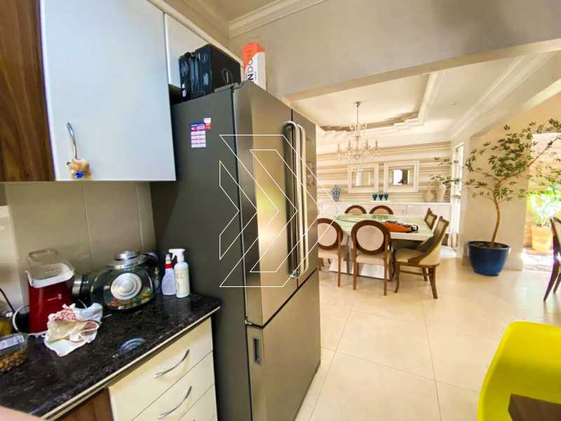 Casa à venda com 3 quartos, 287m² - Foto 7