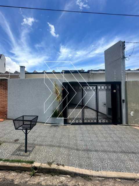 Casa à venda com 3 quartos, 152m² - Foto 1