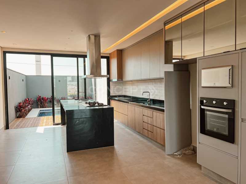 Casa de Condomínio à venda com 3 quartos, 200m² - Foto 2
