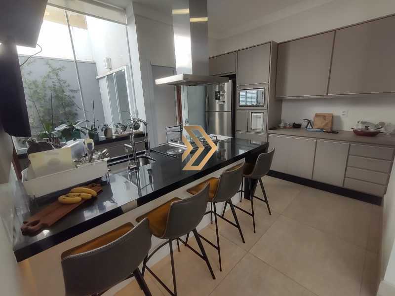 Casa, 3 quartos, 186 m² - Foto 4