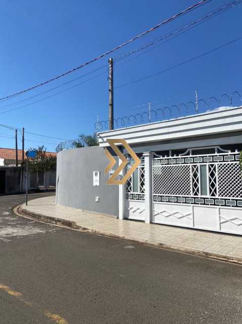 Casa, 3 quartos, 205 m² - Foto 1