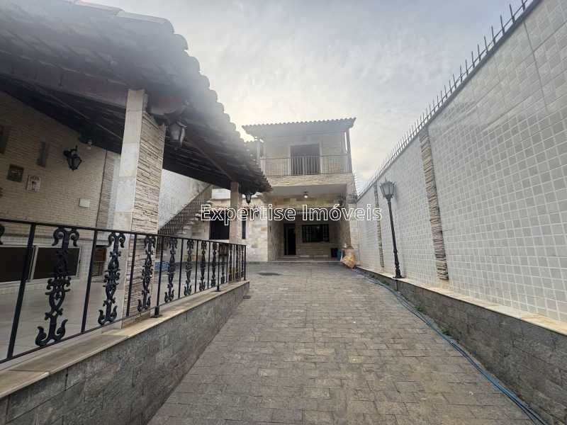 Casa, 4 quartos, 305 m² - Foto 1