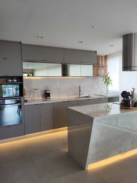 Cobertura, 3 quartos, 253 m² - Foto 4