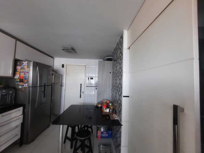 Cobertura à venda com 4 quartos, 262m² - Foto 9