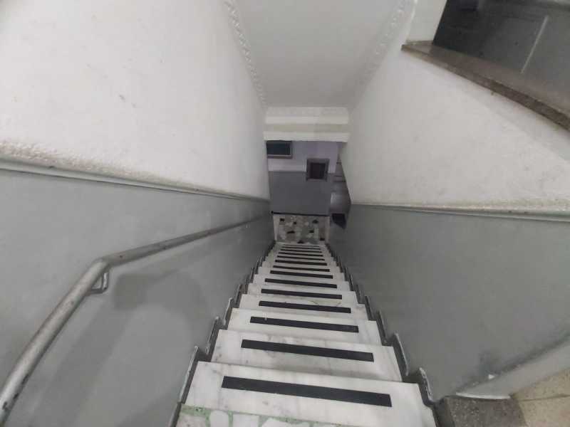 Apartamento à venda com 2 quartos, 61m² - Foto 4