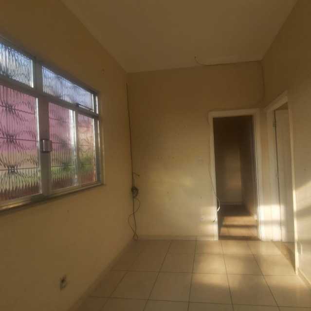 Casa à venda com 2 quartos, 60m² - Foto 4
