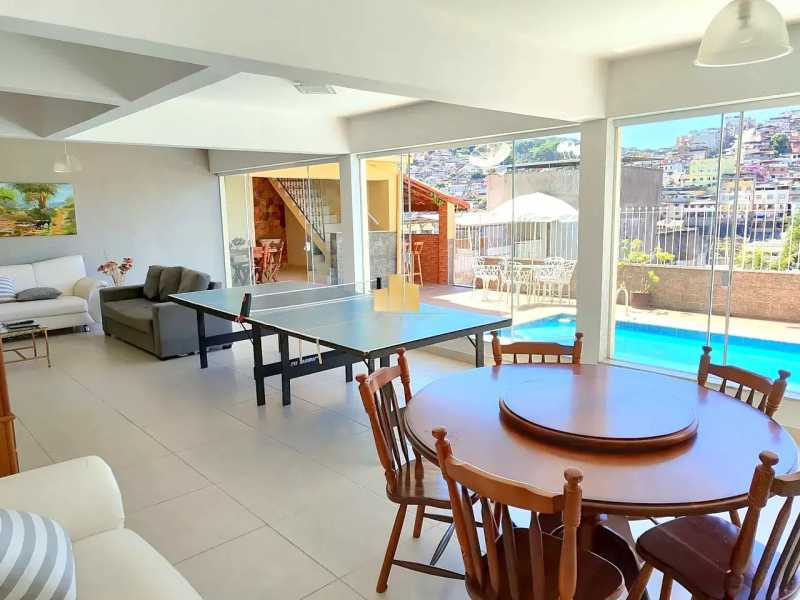 Casa de Condomínio à venda com 5 quartos, 235m² - Foto 3
