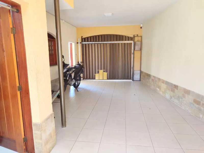 Casa de Condomínio à venda com 5 quartos, 235m² - Foto 4