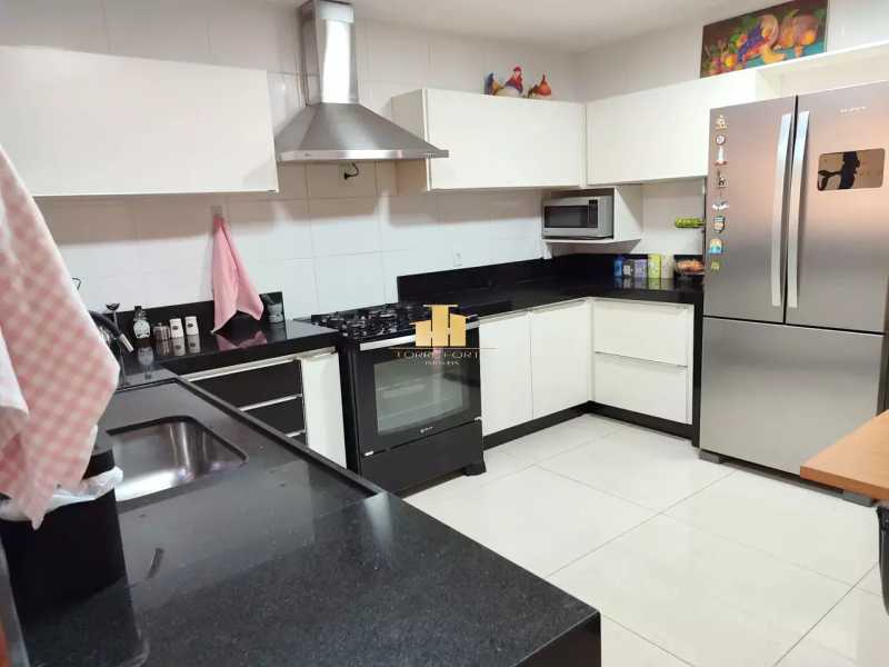Casa de Condomínio à venda com 5 quartos, 235m² - Foto 7