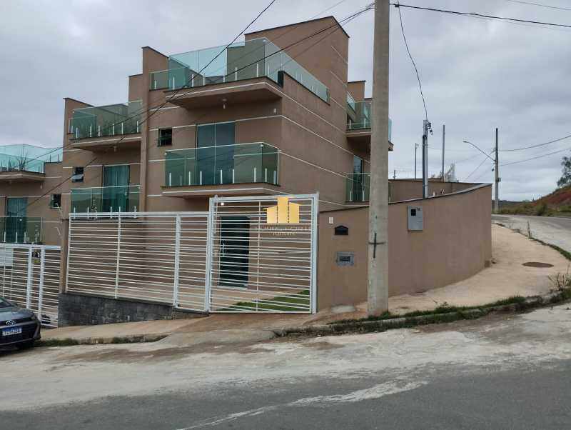 Casa à venda com 2 quartos, 100m² - Foto 2